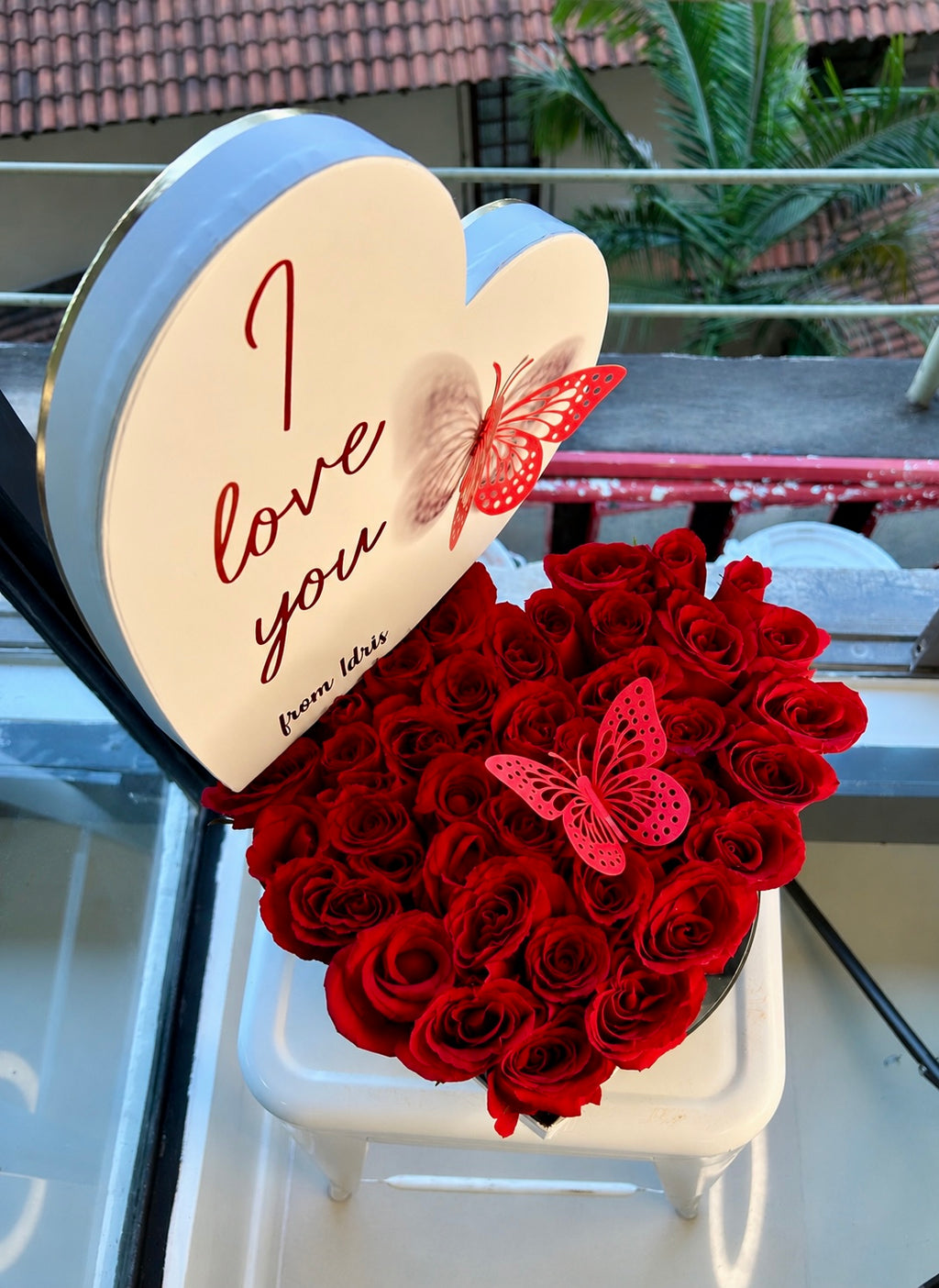 Flower Heart Box, heart-shaped box of fresh red roses